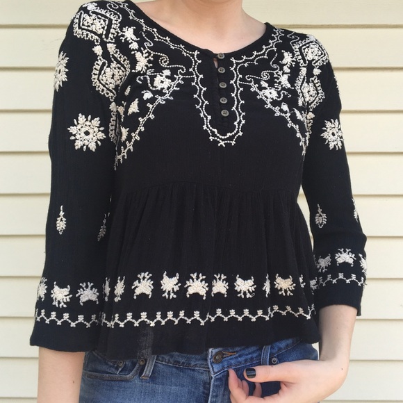 Forever 21 Embroidered Top - Picture 1 of 4